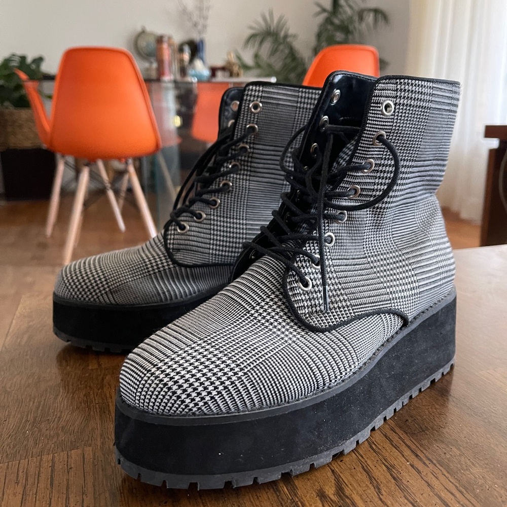 Forever 21 Plaid Platform boots